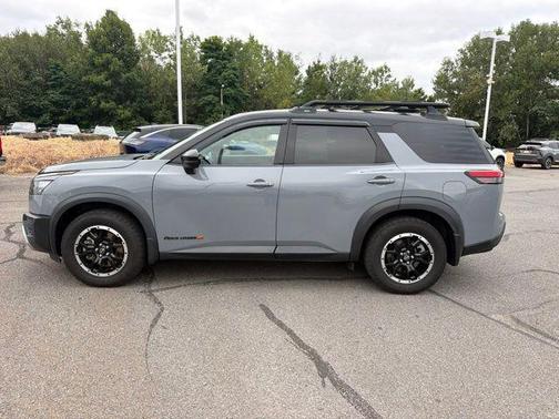Solid Gray/Super Black 2024 Nissan Pathfinder Rock Creek 4WD