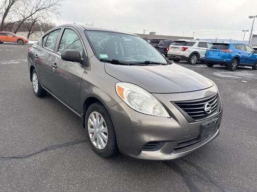2013 Nissan Versa 1.6 S+