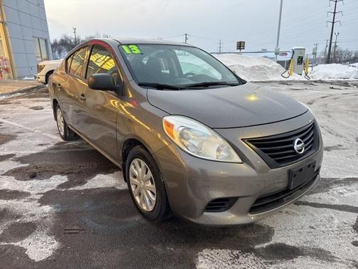2013 Nissan Versa 1.6 S+