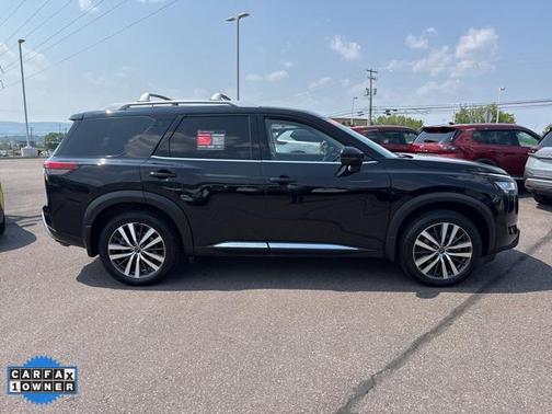 2022 Nissan Pathfinder Platinum 4WD