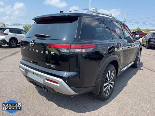 2022 Nissan Pathfinder Platinum 4WD