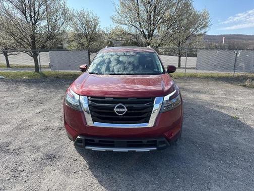 2025 Nissan Pathfinder SL 4WD