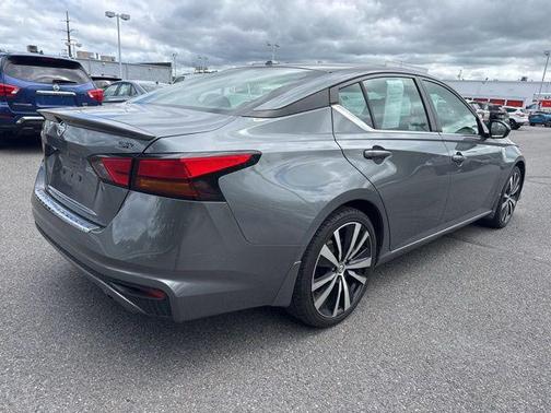 Gun Metallic 2019 Nissan Altima 2.5 SR