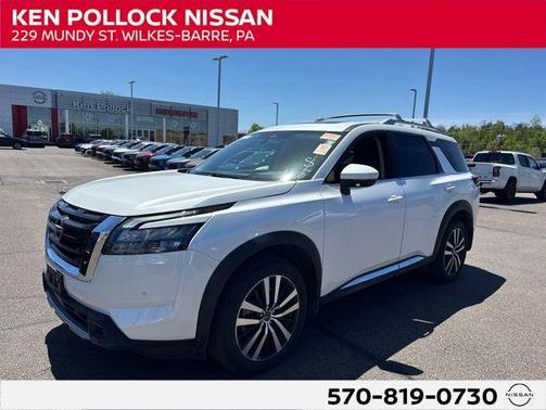 Everest White Pearl Tricoat 2025 Nissan Pathfinder Platinum 4WD