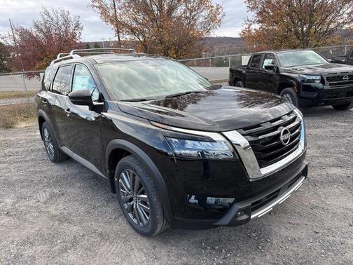 2025 Nissan Pathfinder SL 4WD