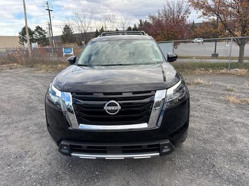 2025 Nissan Pathfinder SL 4WD