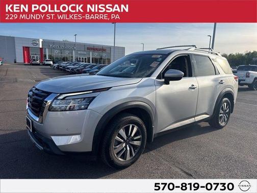 Brilliant Silver Metallic 2024 Nissan Pathfinder SL 4WD