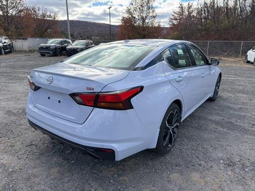 2025 Nissan Altima SR FWD