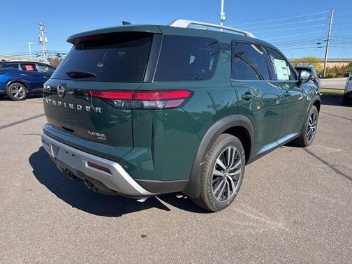 2025 Nissan Pathfinder Platinum 4WD