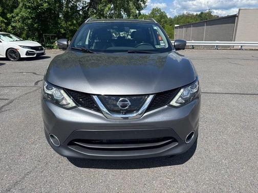 Gun Metallic 2017 Nissan Rogue Sport SL