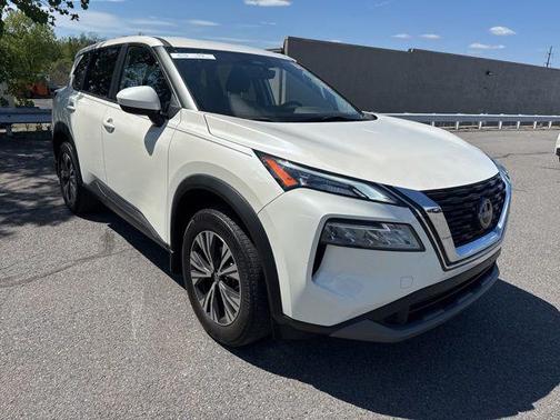 Pearl White Tricoat 2023 Nissan Rogue SV