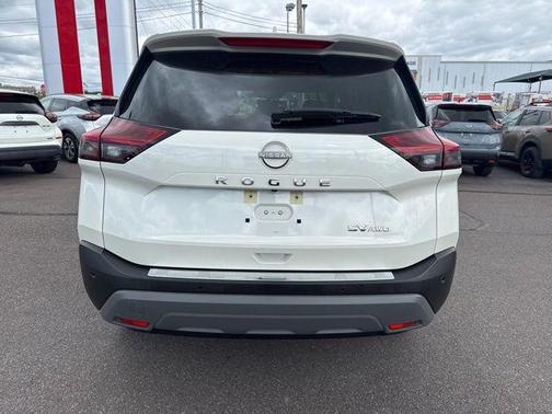 Pearl White Tricoat 2023 Nissan Rogue SV