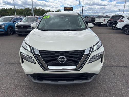 Pearl White Tricoat 2023 Nissan Rogue SV