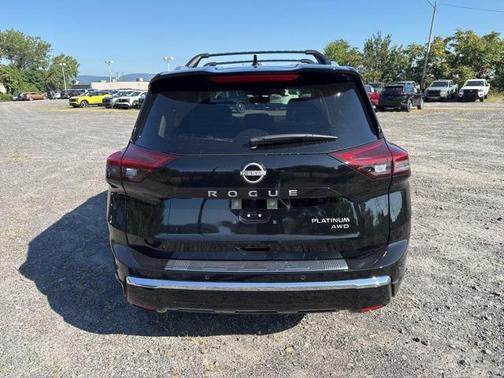 2025 Nissan Rogue Platinum