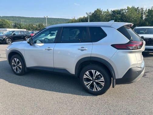 Brilliant Silver Metallic 2023 Nissan Rogue SV