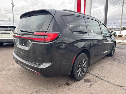 2021 Chrysler Pacifica Touring AWD