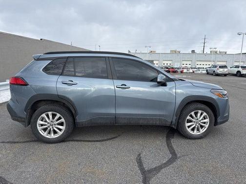 2024 Toyota Corolla Cross LE