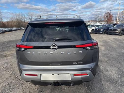 2025 Nissan Pathfinder SL 4WD