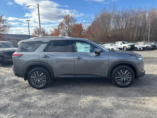 2025 Nissan Pathfinder SL 4WD