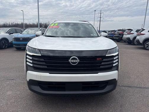 Aspen White Tricoat 2025 Nissan Kicks SR