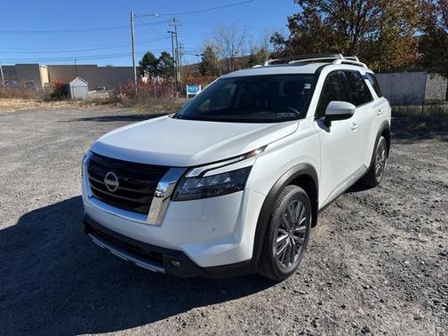 2025 Nissan Pathfinder SL 4WD