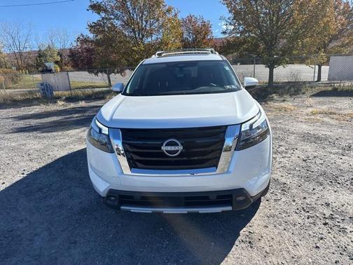 2025 Nissan Pathfinder SL 4WD