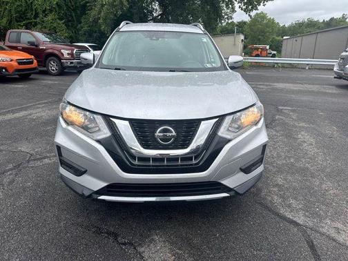 Brilliant Silver Metallic 2019 Nissan Rogue SV