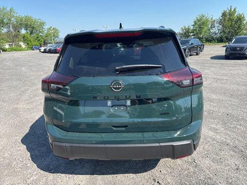 Obsidian Green 2026 Nissan Rogue Dark Armor
