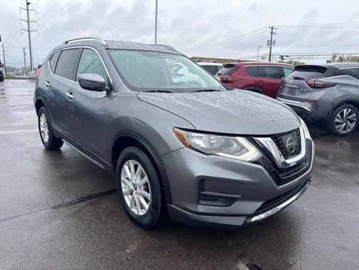 Gun Metallic 2017 Nissan Rogue SV