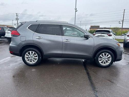 Gun Metallic 2017 Nissan Rogue SV