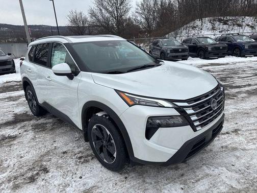 Everest White Pearl Tricoat 2026 Nissan Rogue SV