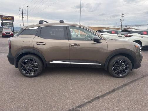 Canyon Bronze Metallic 2026 Nissan Kicks SR