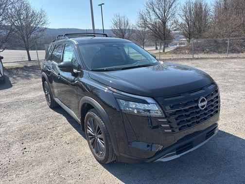 Super Black 2026 Nissan Pathfinder SL