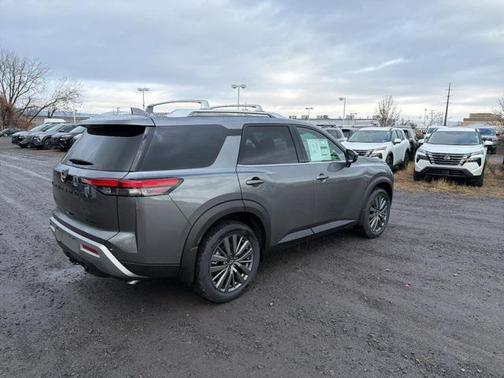 2025 Nissan Pathfinder SL 4WD