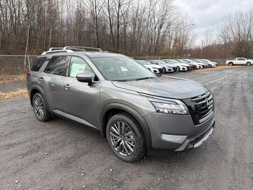 2025 Nissan Pathfinder SL 4WD