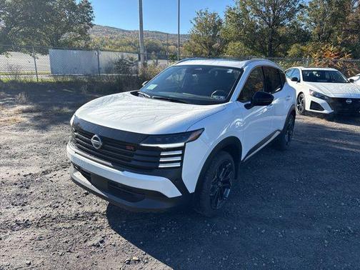 Aspen White Tricoat 2026 Nissan Kicks SR