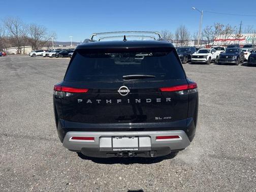 2025 Nissan Pathfinder SL 4WD
