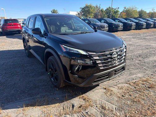 Super Black 2027 Nissan Rogue SV