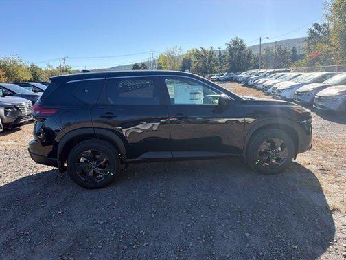 Super Black 2027 Nissan Rogue SV