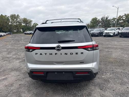 2025 Nissan Pathfinder SV 4WD