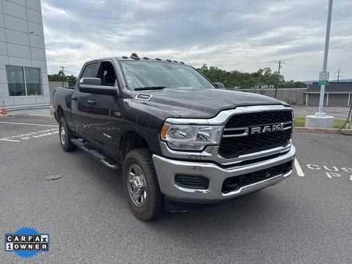 2022 RAM 2500 Tradesman Crew Cab 4x4 6'4' Box