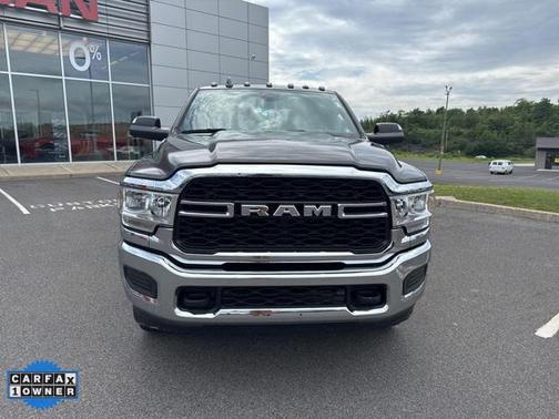 2022 RAM 2500 Tradesman Crew Cab 4x4 6'4' Box