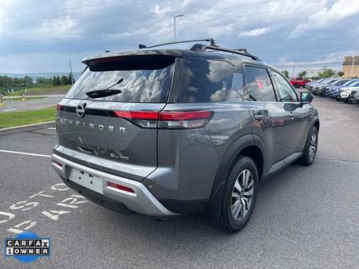 2022 Nissan Pathfinder SL 4WD