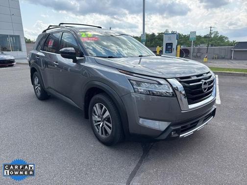 2022 Nissan Pathfinder SL 4WD