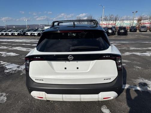 2026 Nissan Kicks SV