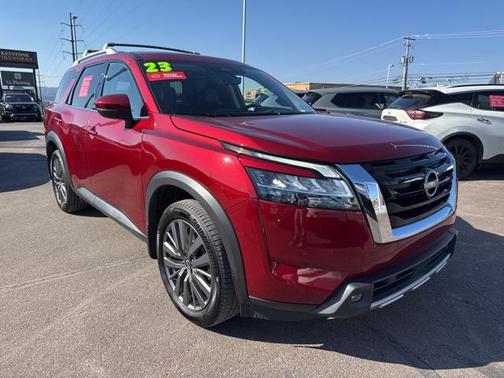 2023 Nissan Pathfinder SL 4WD