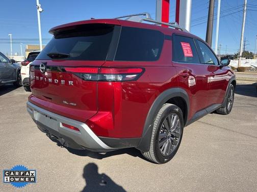 2023 Nissan Pathfinder SL 4WD