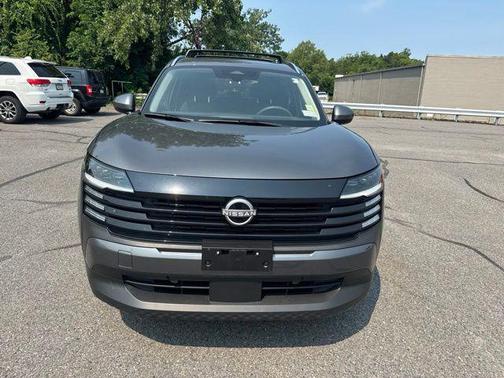 Gun Metallic 2025 Nissan Kicks SV