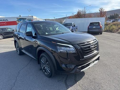 2025 Nissan Pathfinder SL 4WD