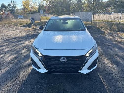 2025 Nissan Altima SR FWD